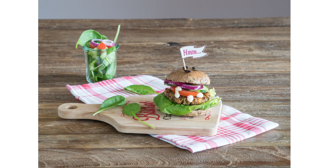 Borlotti-Burger mit Kürbiskernbrötchen & Cashew-Mayo