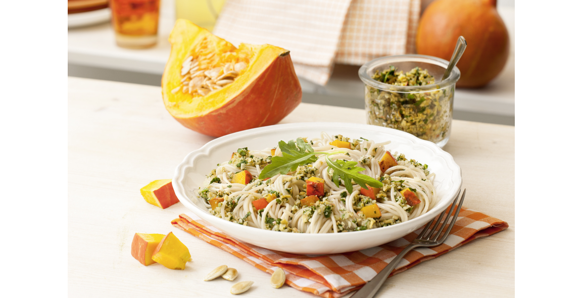 Emmer-Spaghetti mit fruchtigem Rucola-Apfel-Pesto