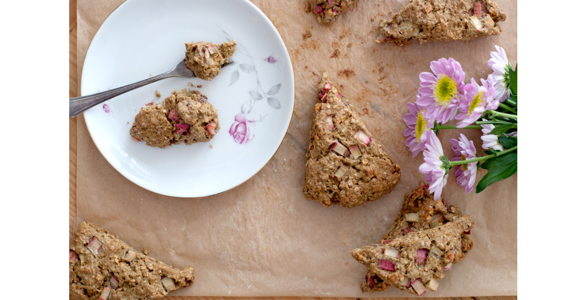 Rhabarber Scones mit Kompott