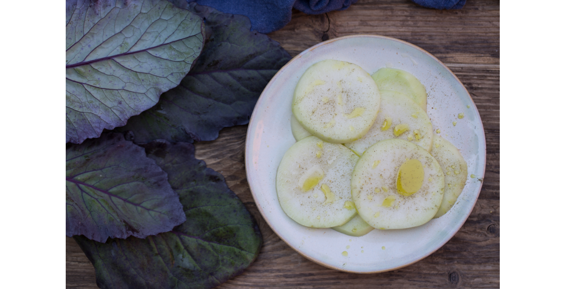 Kohlrabi mit Lein-, Hanf- und Kürbiskernöl