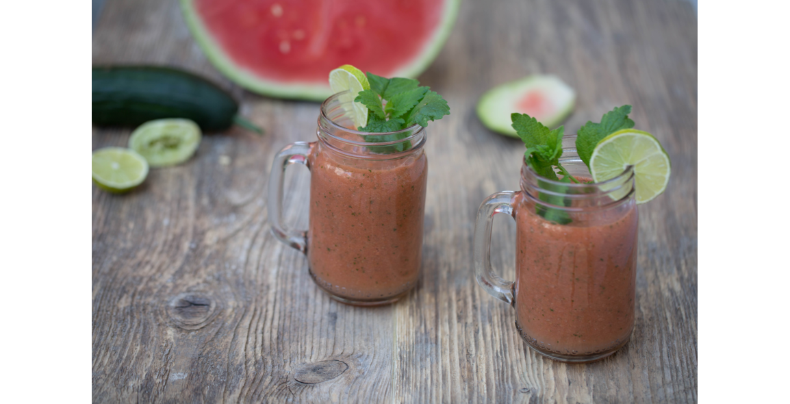 Melonen-Smoothie mit Gurke und Hanföl