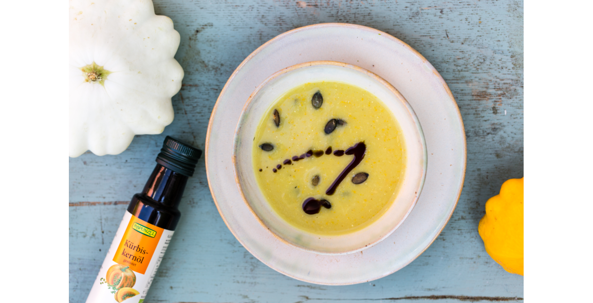 Kürbissuppe mit Süßkartoffel und Kokosnuss-Creme