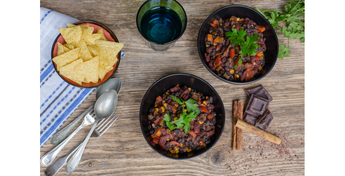 Mole mit Bohnen und Mais