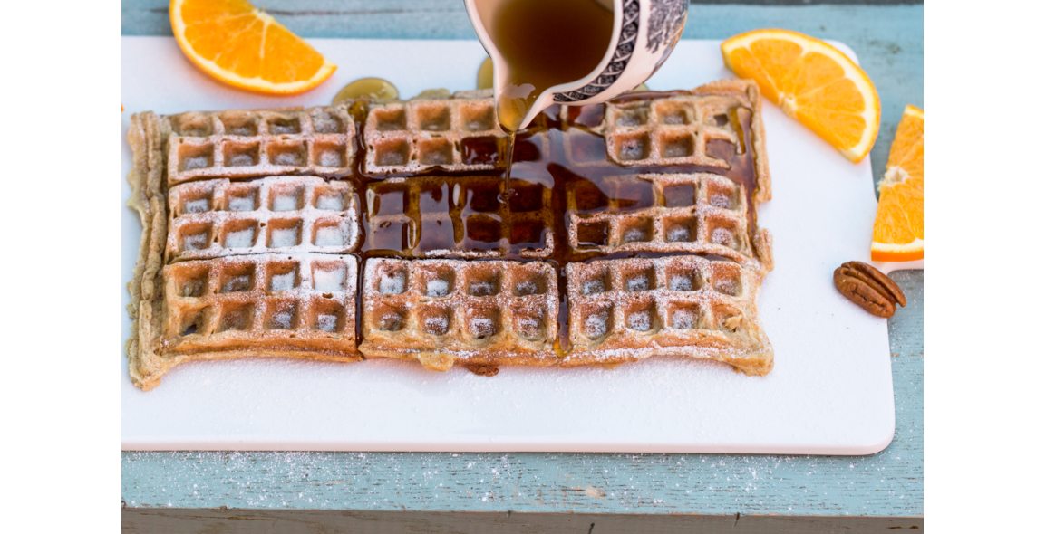 Buttermilch-Waffeln mit Frühstücksbrei Ayurveda