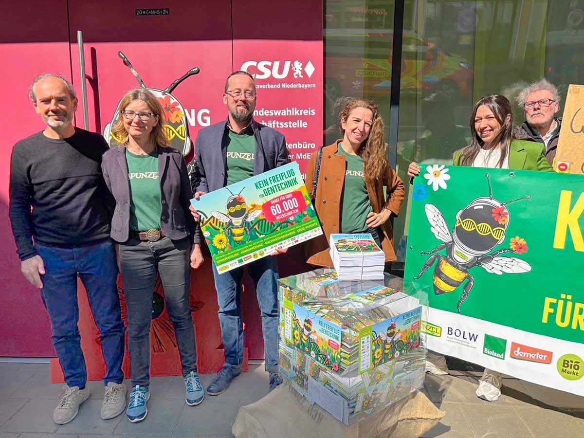 Wichtige Akteure der Initiative. V.l.n.r. Harald Ulmer (BUND), Eva Heusinger, Werner Berlage, Seraphine Wilhelm (alle von Rapunzel Naturkost) und Daniela Prasselsperger (Biokreis) 