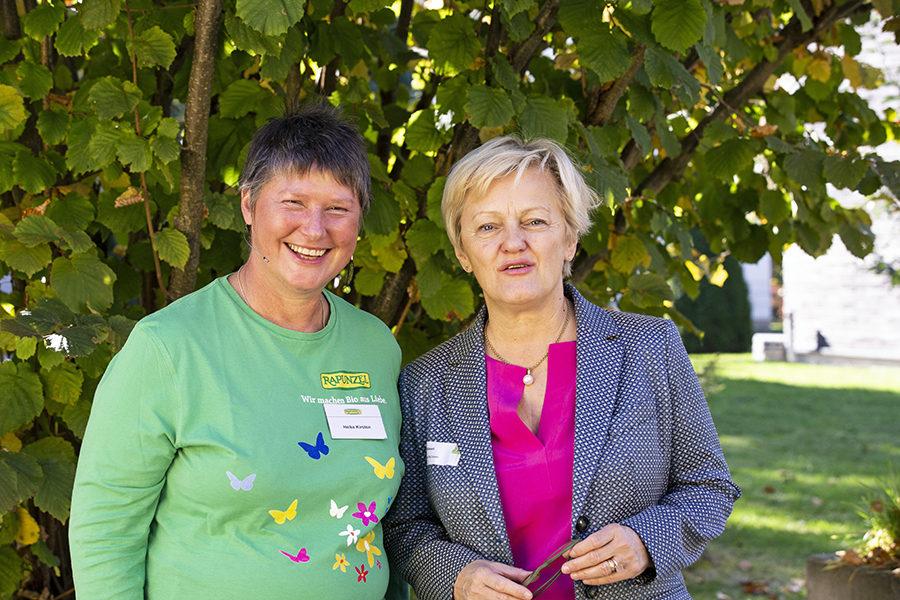 Marketing-Leiterin Heike Kirsten und Renate Künast Marketing-Leiterin Heike Kirsten und Renate Künast