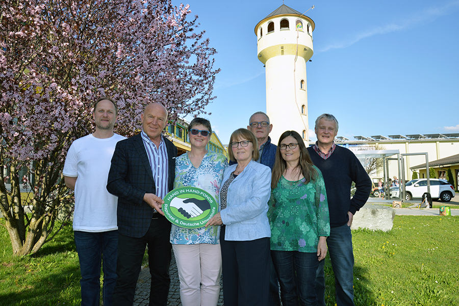 Von links nach rechts: Holger Epp, Joseph Wilhelm, Heike Kirsten, Erika Blank, Michael Hadamczik, Jutta Kochendörfer, Herwart Groll Von links nach rechts: Holger Epp, Joseph Wilhelm, Heike Kirsten, Erika Blank, Michael Hadamczik, Jutta Kochendörfer, Herwart Groll