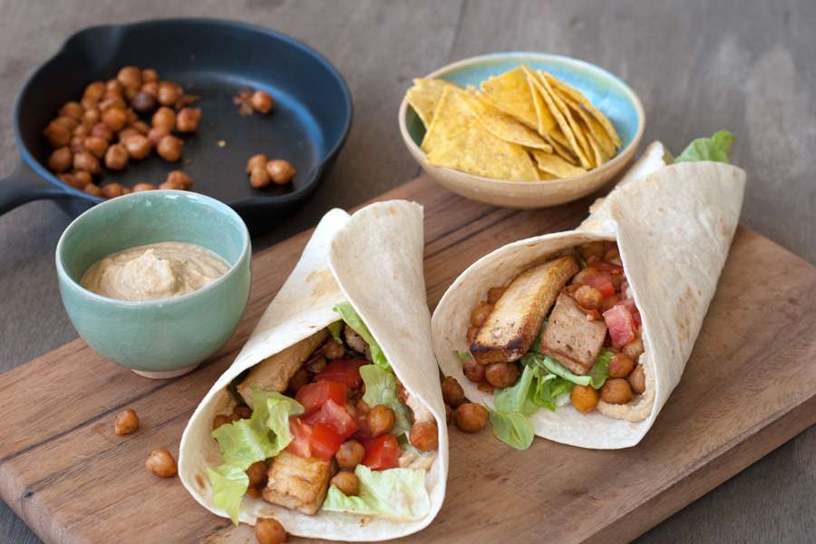 Bio-Rezept von BerlinKitchen: Wraps mit Hummus, Kichererbsen und Tofu ...