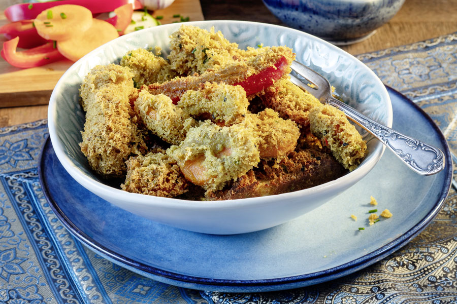 Curryteig – Pakora mit Gewürz-Erdnuss-Dip