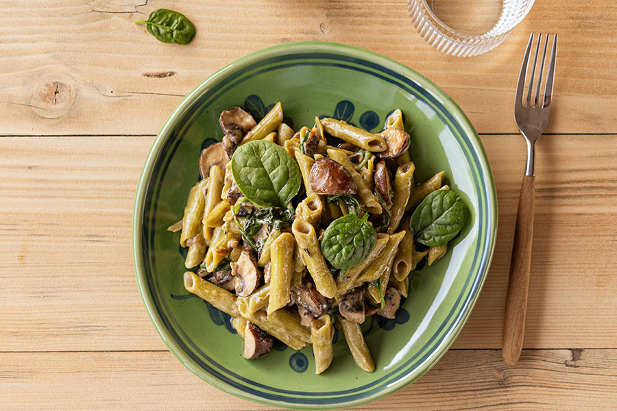 Grüne Erbsen Penne mit cremiger Pilzsauce