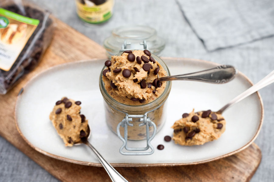 Cookie Dough with Chickpeas and Chocolate Chips, vegan
