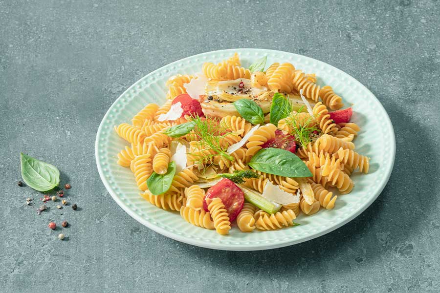 Kichererbsen Spirelli mit Fenchel, Basilikum und Cocktailtomaten