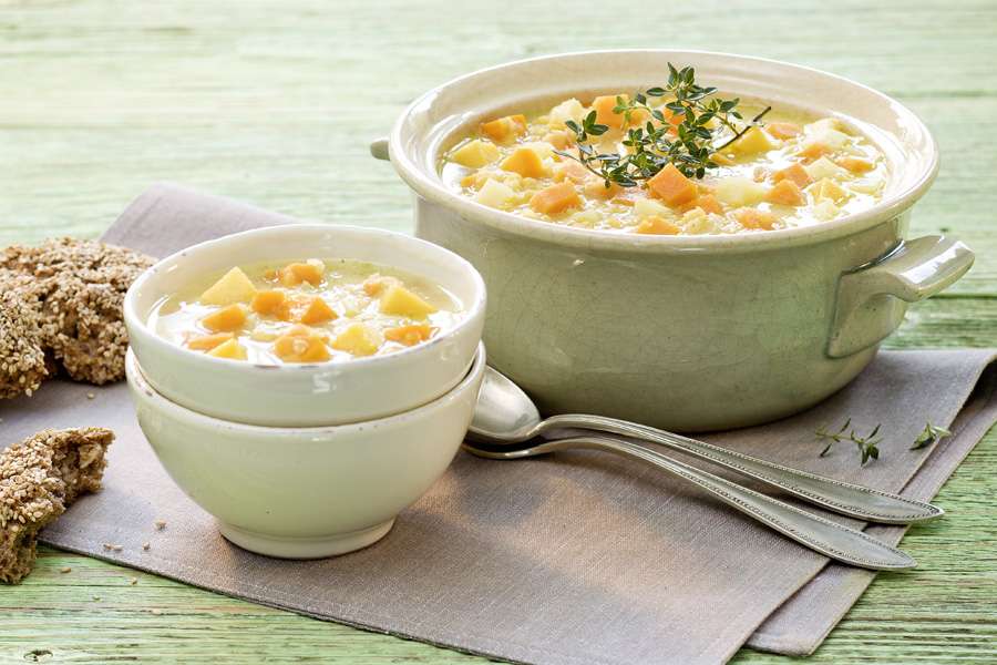 Süßkartoffel-Linsen-Suppe mit Kokosmilch