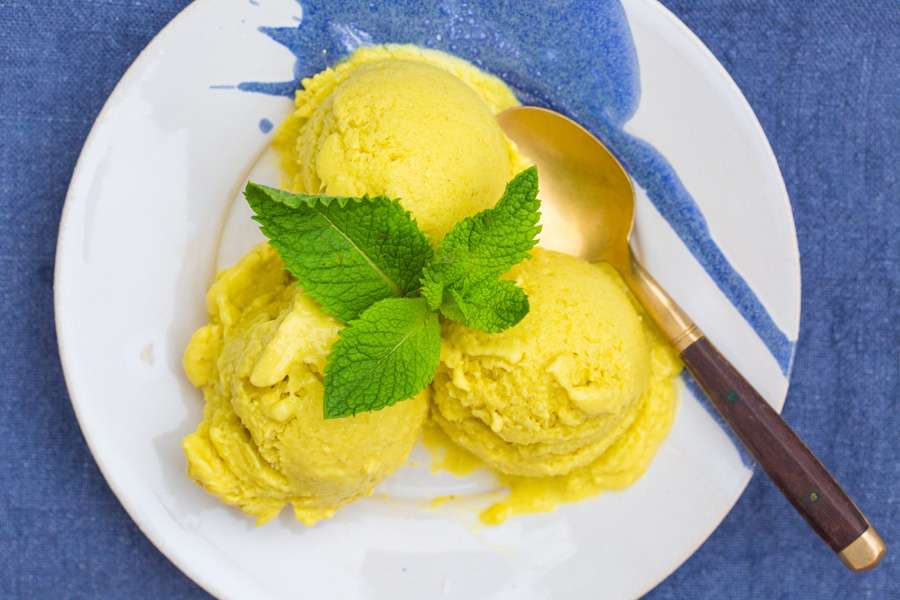 02.07.2021: Frisches Mango-Eis mit Kokosmilch
