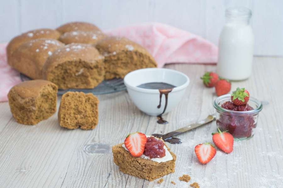 Luftige Melassebrötchen