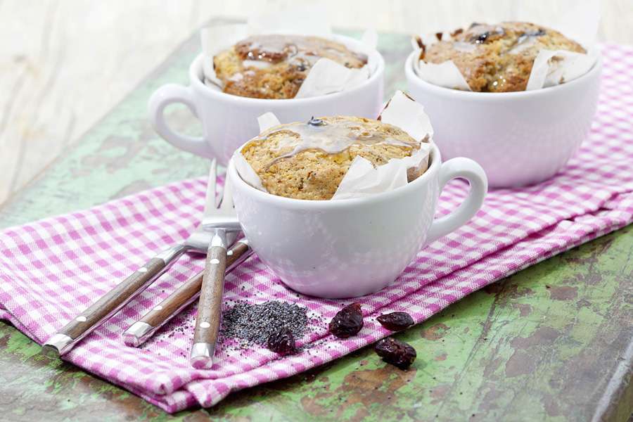 Mohn-Tassenkuchen mit Cranberries