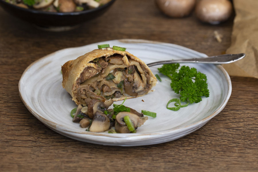 13.10.2020: Mushroom strudel with almond butter