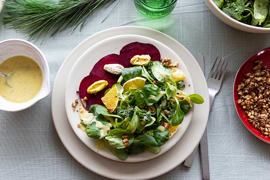 12.12.2023: Rote Bete auf weihnachtlichem Feldsalat