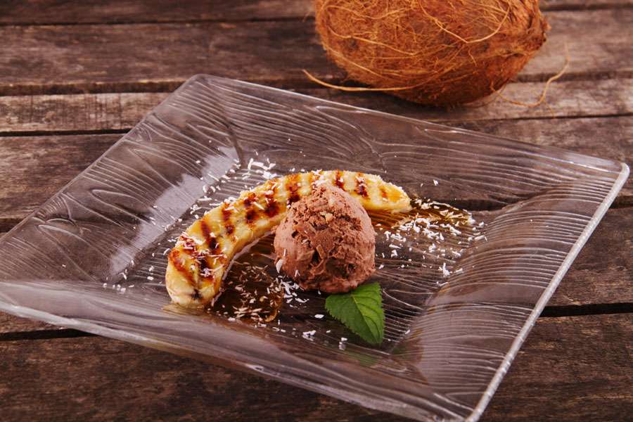 Gegrillte Banane mit Samba-Kokos-Eiscreme
