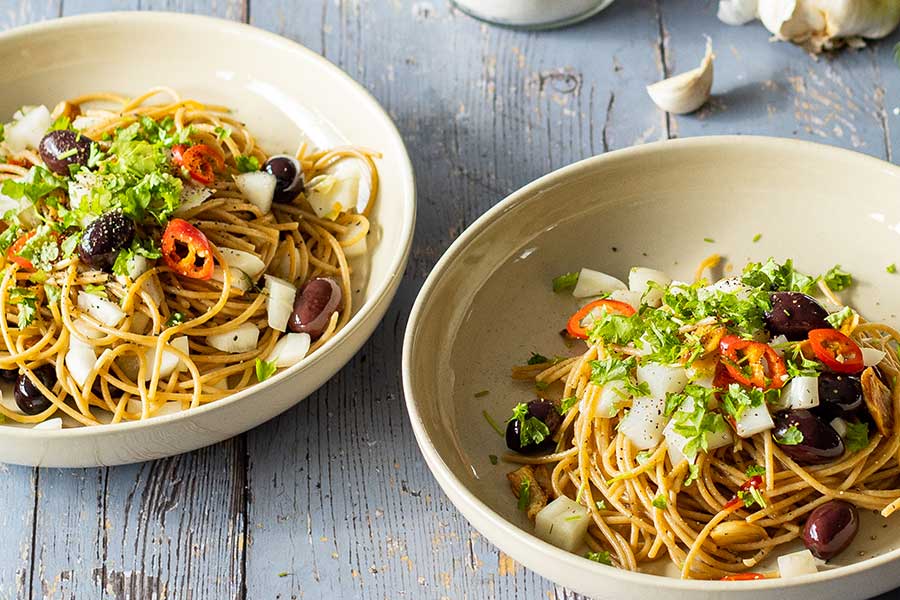 Spaghetti mit fermentiertem Fenchel und Oliven