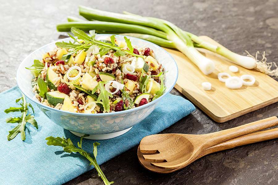 Wildreissalat mit Ananas und Rucola