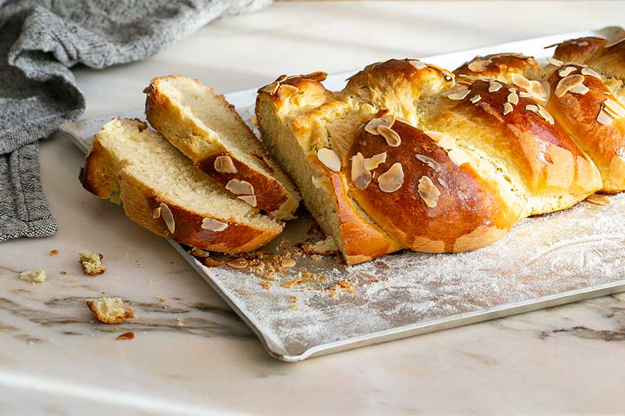 Vom Kneten und Gehenlassen: Backen mit Bio-Hefe