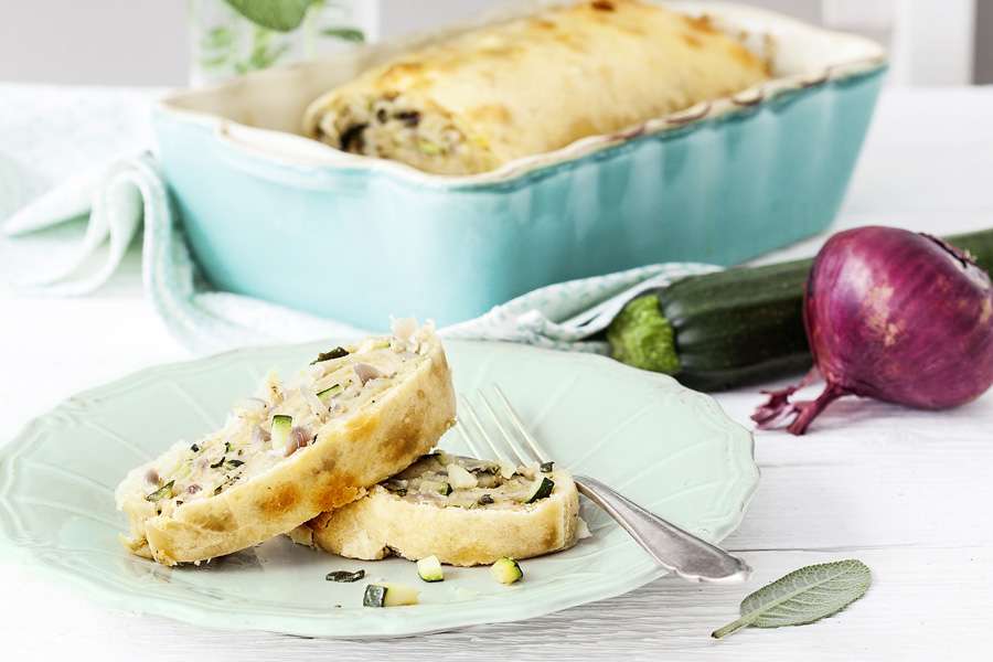 Feiner Zucchini-Nussmus-Strudel