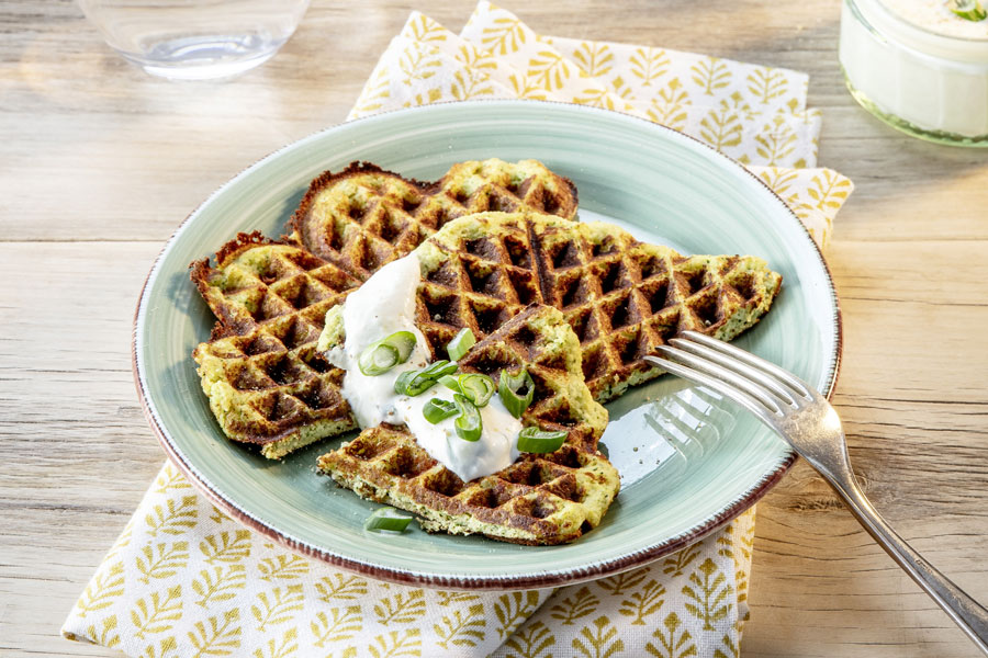 Zucchini Waffeln mit Mandel- und Leinmehl