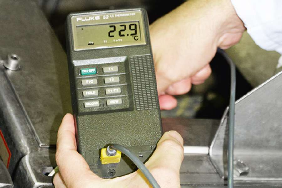 Die Temperatur sollte während des gesamten Prozesses in der Mühle unter 27 Grad betragen.