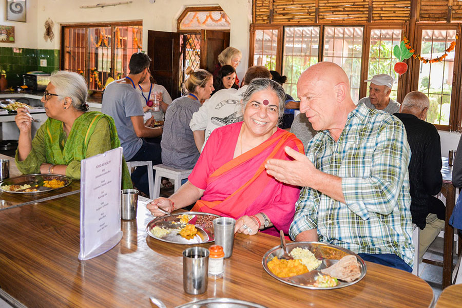 Not only seed diversity and biodiversity are preserved at Navdanay, but also the communal spirit - like eating together in the cantine