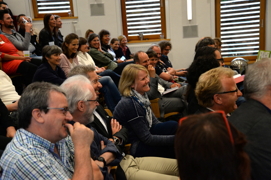 Interessiert verfolgten die Bio-Ladner und Fachleute aus der Bio-Branche Dr. Markus Kellers Vortrag beim Vegan-Kongress bei Rapunzel Naturkost in Legau.